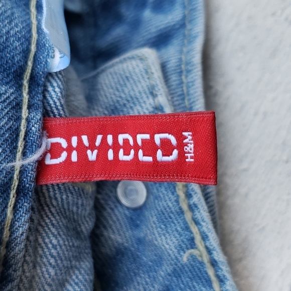 H&M DIVIDED Denim Shorts Cuffed Light Wash Distressed 10 - Picture 10 of 12